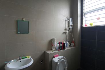 Neos @ PandanMas Townhouse