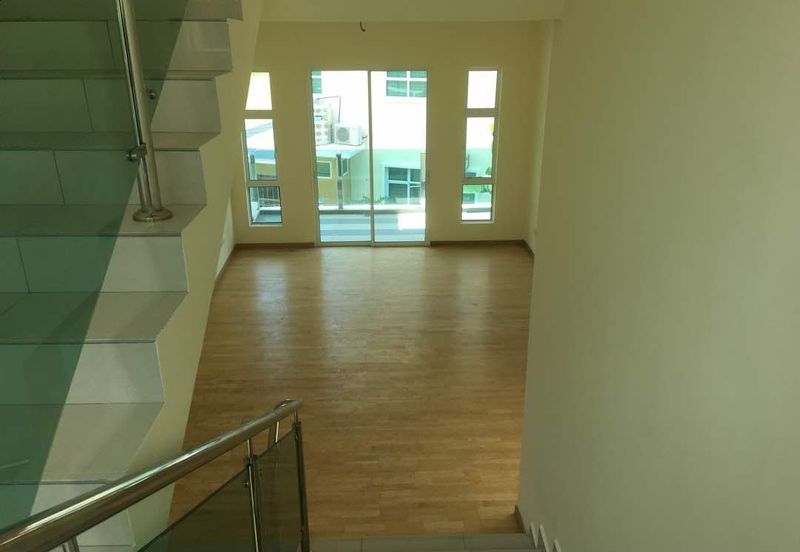 Lake Valley @Avenue 4 , 3 Sty FREEHOLD Bungalow