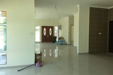 Lake Valley @Avenue 4 , 3 Sty FREEHOLD Bungalow