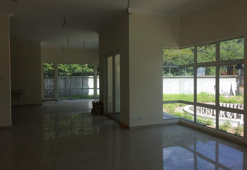 Lake Valley @Avenue 4 , 3 Sty FREEHOLD Bungalow