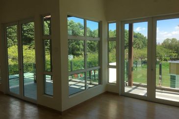 Lake Valley @Avenue 4 , 3 Sty FREEHOLD Bungalow