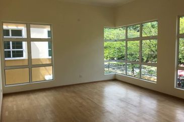 Lake Valley @Avenue 4 , 3 Sty FREEHOLD Bungalow