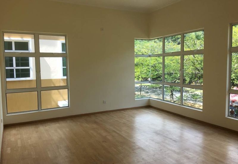 Lake Valley @Avenue 4 , 3 Sty FREEHOLD Bungalow