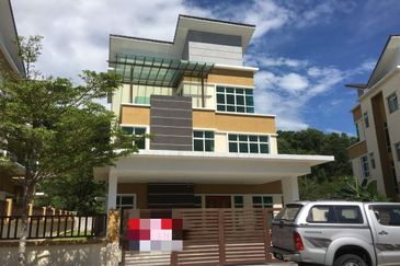 Lake Valley @Avenue 4 , 3 Sty FREEHOLD Bungalow