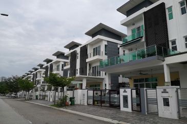 Suria Villa @ Bandar Sungai Long 3 Sty Semi D