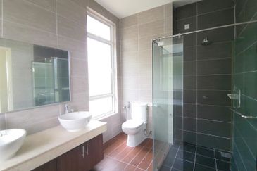 Bandar Tun Hussein Onn