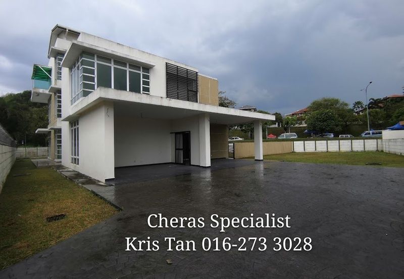 Bandar Tun Hussein Onn