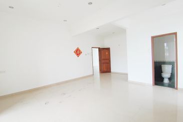 Jalan Puncak Perdana 