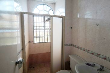 Jalan Puncak Perdana 