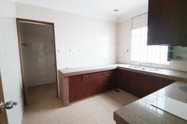 Jalan Puncak Perdana 