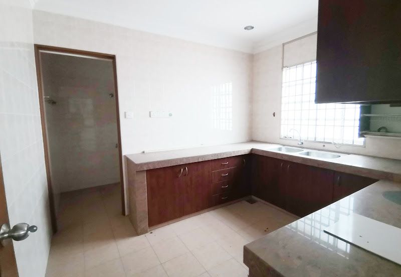 Jalan Puncak Perdana 