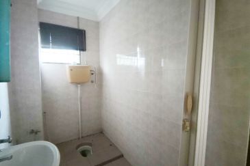 Jalan Puncak Perdana 