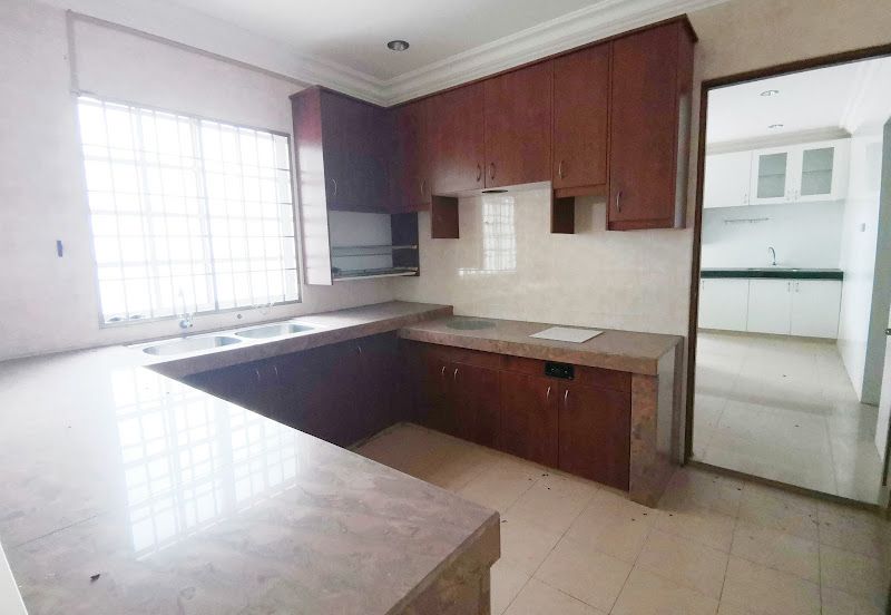 Jalan Puncak Perdana 