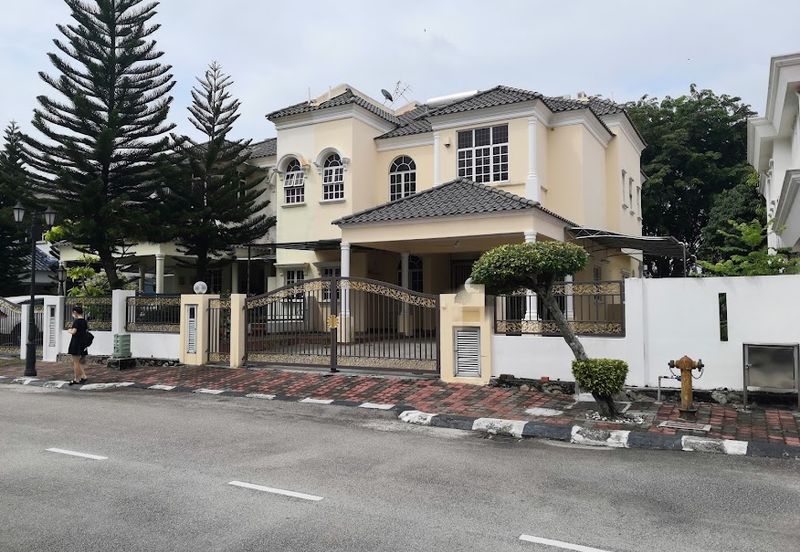 Jalan Puncak Perdana 