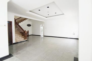 Jalan Puncak Perdana 