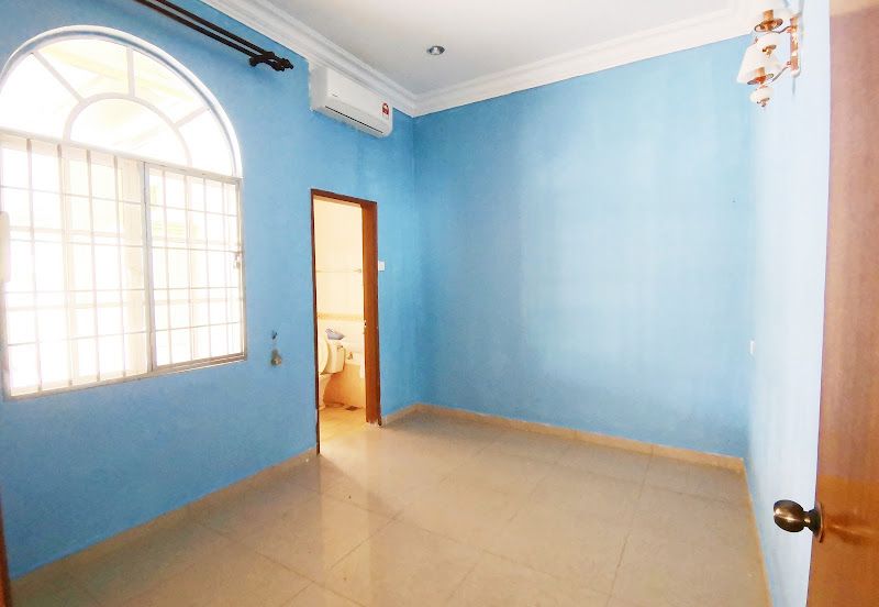 Jalan Puncak Perdana 