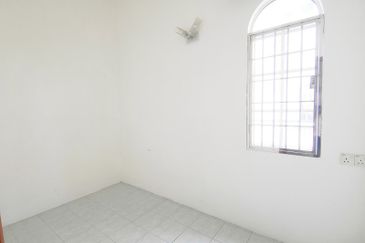 Jalan Puncak Perdana 