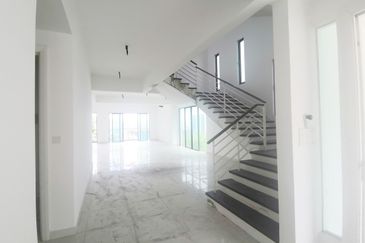 Villa 33, Bukit Manda'rina