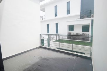 Villa 33, Bukit Manda'rina