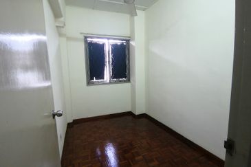 Dahlia Apartment, Pandan Indah
