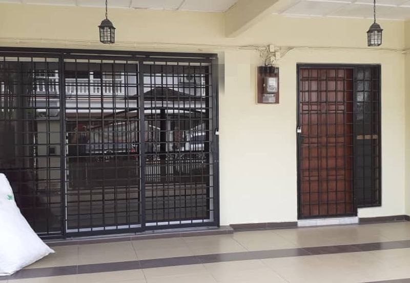 SL 7 double storey house [20x65] for sale