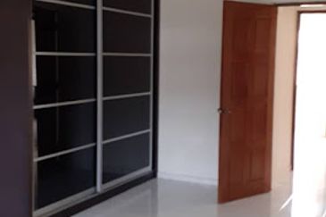 SL 7 double storey house [20x65] for sale