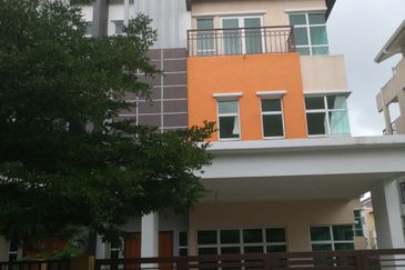 Bandar Tun Hussein Onn