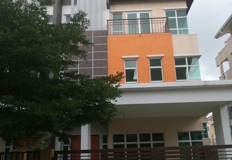 Bandar Tun Hussein Onn