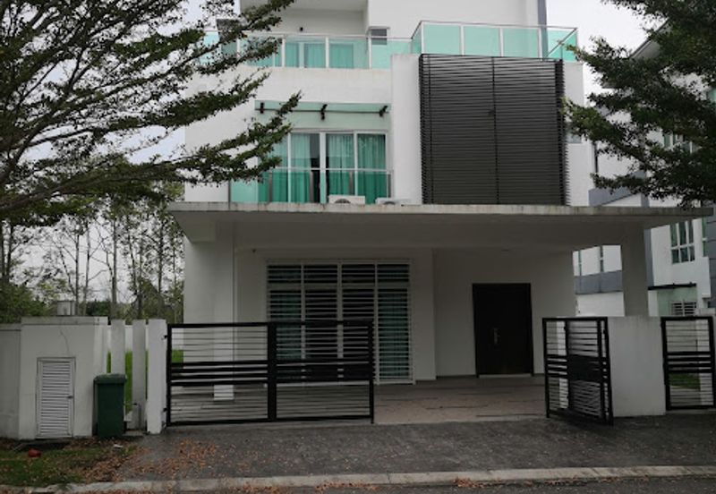 Suria Villa 3 Storey Bungalow Lot For Sale, Corner