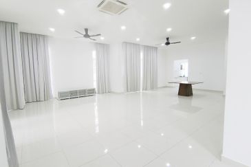 Suria Villa 3 Storey Bungalow Lot For Sale, Corner