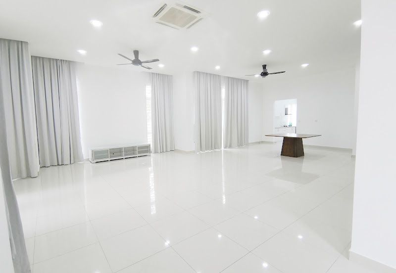 Suria Villa 3 Storey Bungalow Lot For Sale, Corner