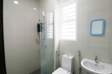 Suria Villa 3 Storey Bungalow Lot For Sale, Corner