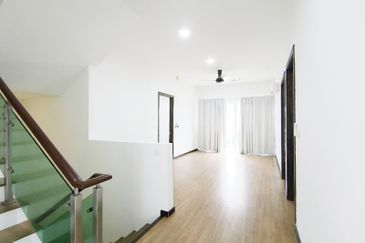 Suria Villa 3 Storey Bungalow Lot For Sale, Corner