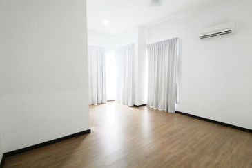 Suria Villa 3 Storey Bungalow Lot For Sale, Corner