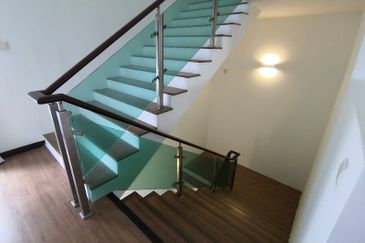 Suria Villa 3 Storey Bungalow Lot For Sale, Corner