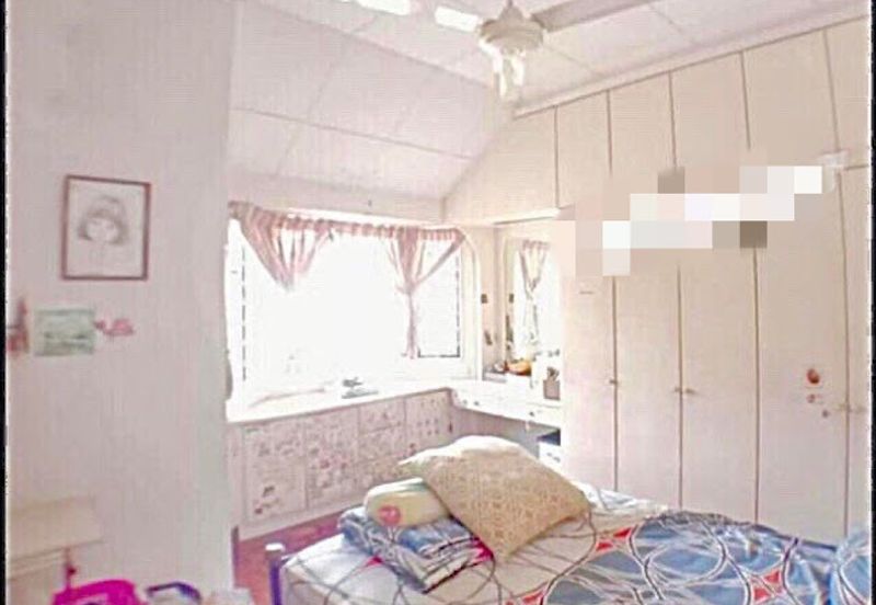 Jalan Suasana, Bandar Tun Hussein Onn