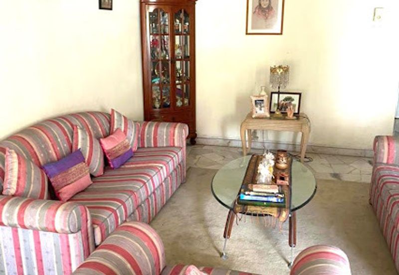 Jalan Suasana, Bandar Tun Hussein Onn