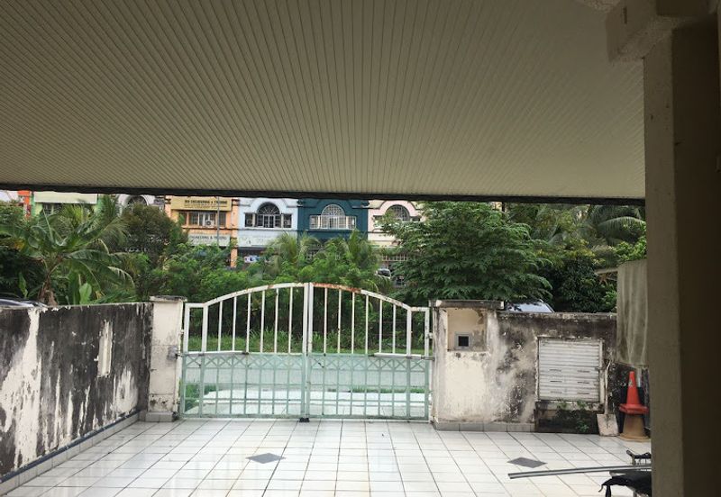 Jalan Suasana, Bandar Tun Hussein Onn