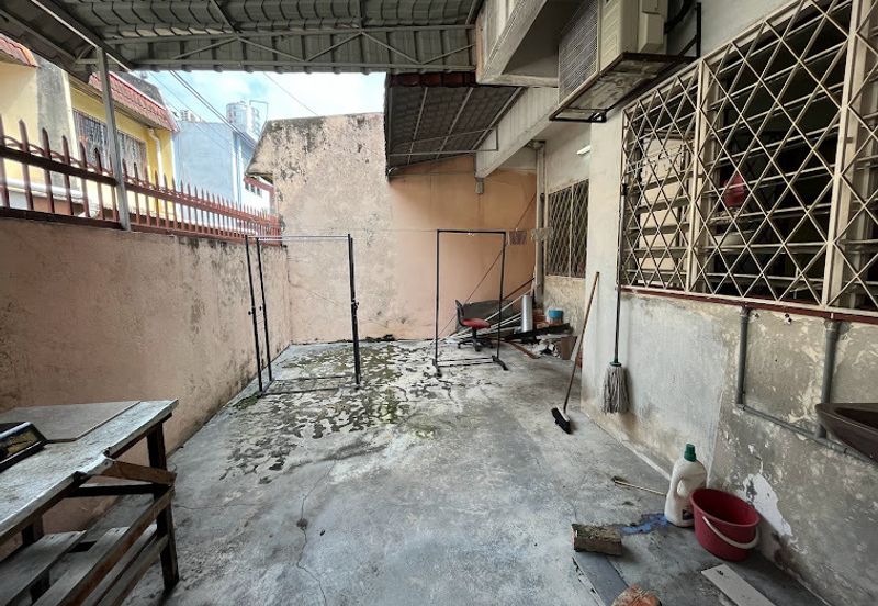 Bayu Aman , Taman Desa Aman