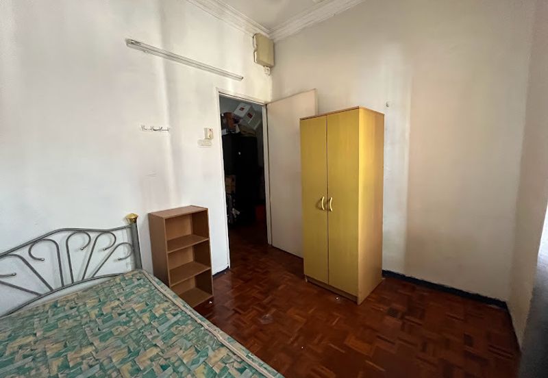 Bayu Aman , Taman Desa Aman