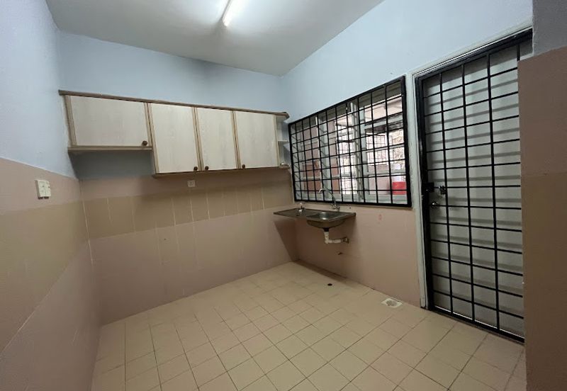 Jalan Suasana, Bandar Tun Hussein Onn