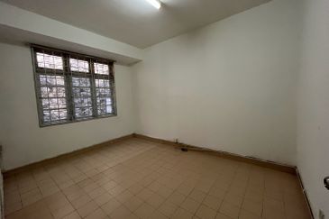 Jalan Suasana, Bandar Tun Hussein Onn