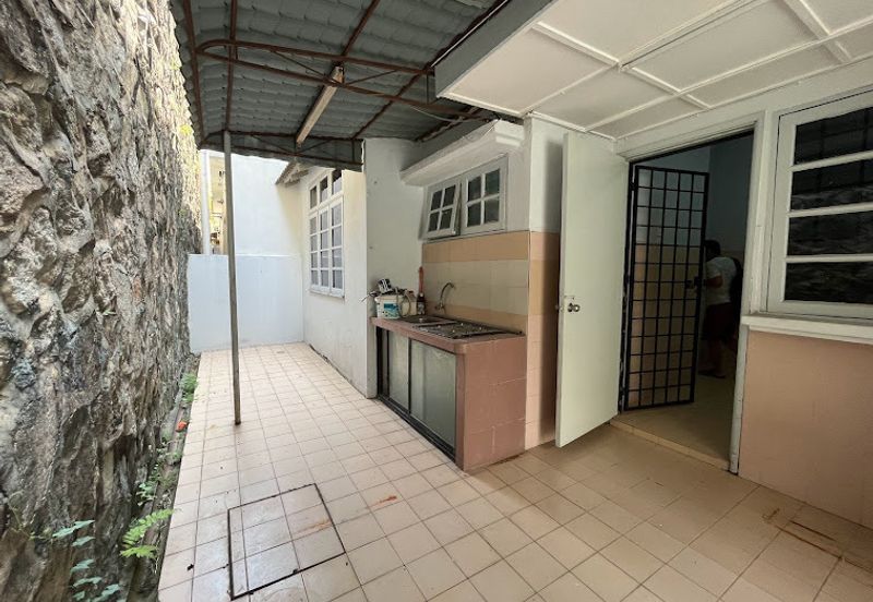 Jalan Suasana, Bandar Tun Hussein Onn