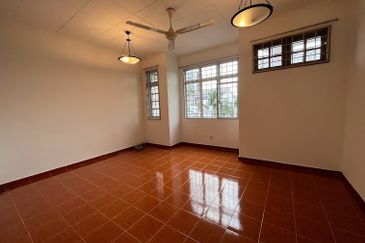 Jalan Suasana, Bandar Tun Hussein Onn