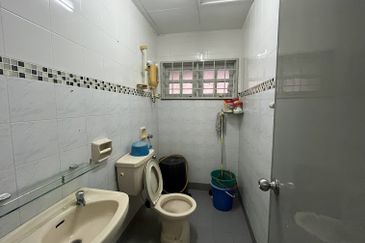 Jalan Suasana, Bandar Tun Hussein Onn