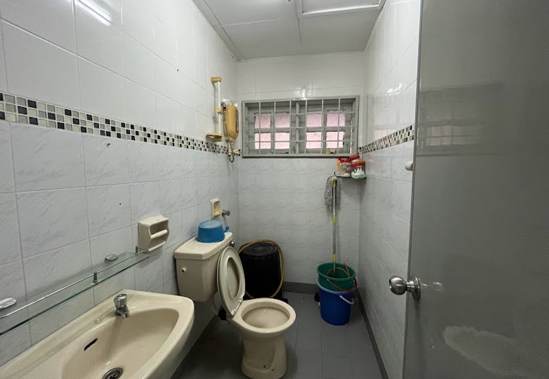 Jalan Suasana, Bandar Tun Hussein Onn