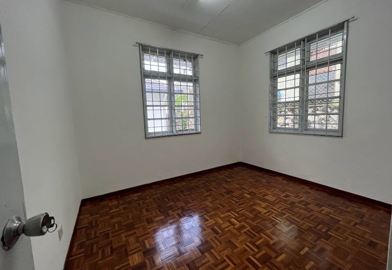 Jalan Suasana, Bandar Tun Hussein Onn