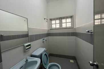 Jalan Suasana, Bandar Tun Hussein Onn