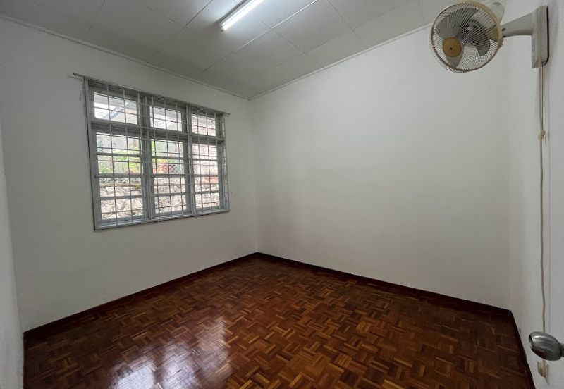 Jalan Suasana, Bandar Tun Hussein Onn