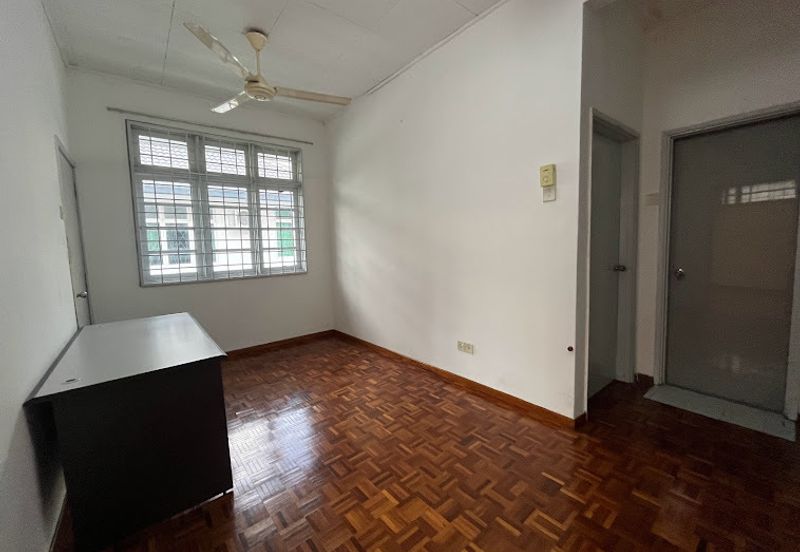 Jalan Suasana, Bandar Tun Hussein Onn